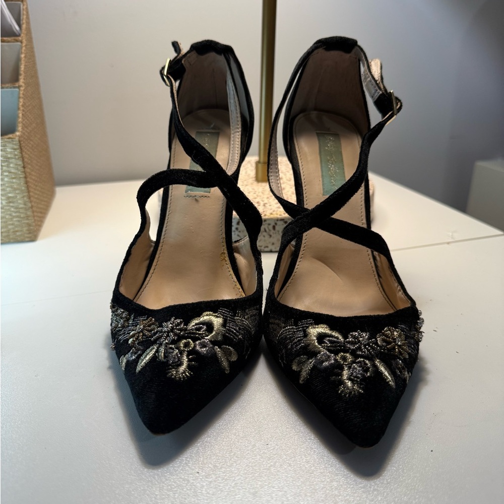 Betsey Johnson Black Floral Embroidered Heels
